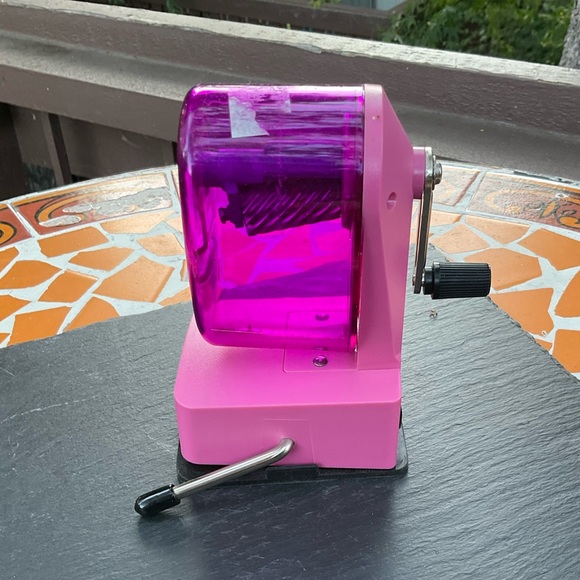 Pink X-Acto top selling portable Lightweight Manuel Pencil Sharpener - Picture 13 of 15